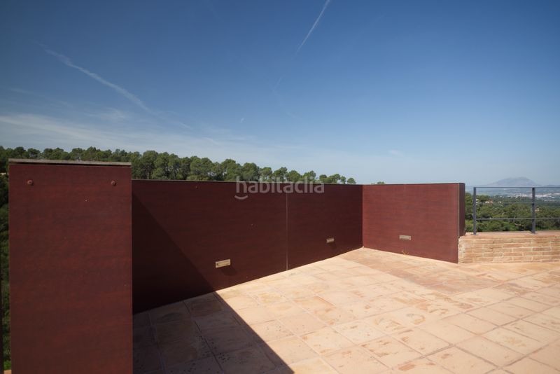 Foto c20b4598-8e57-47f5-86d3-4425bf5b8e26. Chalet avec cheminée chauffage parking piscine dans Sant Cugat del Vallès