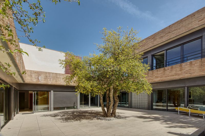Foto e5311aa5-ce3a-4316-a08e-40bc68ec5abf. Chalet avec cheminée chauffage parking piscine dans Sant Cugat del Vallès