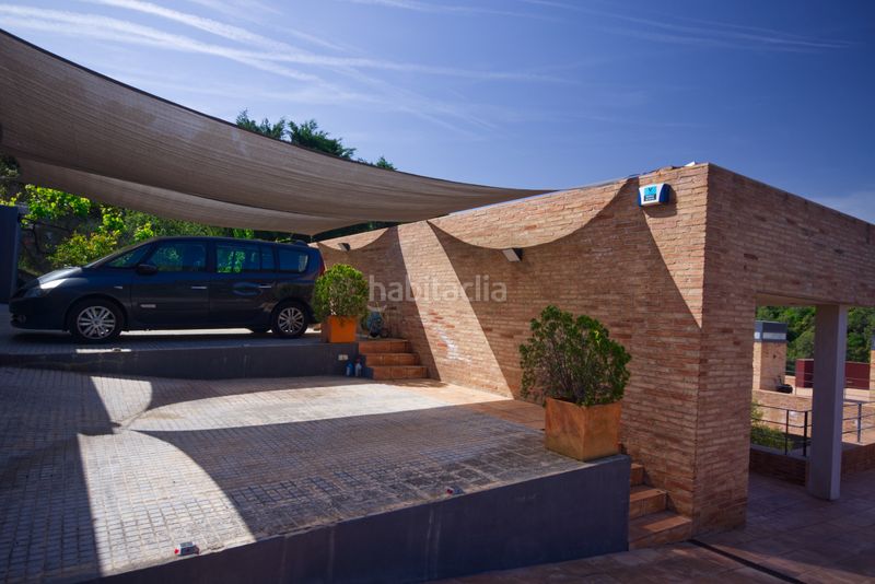 Foto e8466c80-4f95-4818-8850-1c723beab2d1. Chalet avec cheminée chauffage parking piscine dans Sant Cugat del Vallès