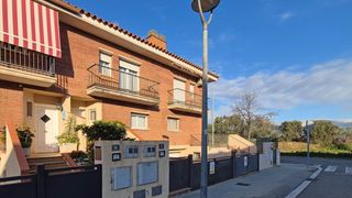 Maison jumelée  Carrer magarola. Chalet adosado en cl magarola