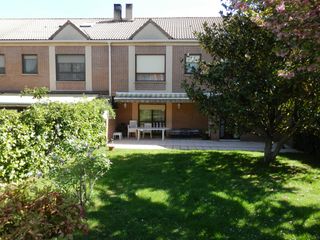 Casa a schiera in Zizur Mayor / Zizur Nagusia. Espacioso chalet adosado en zizur mayor.