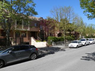 Maison jumelée à Zizur Mayor / Zizur Nagusia. Espacioso chalet adosado en zizur mayor.