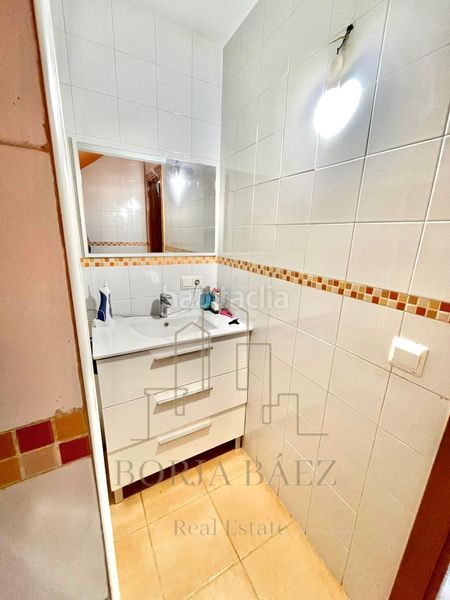 Foto 4d5800c7-fe24-431e-a8e6-896ca418abe5. Semi detached house with parking in Almayate Bajo