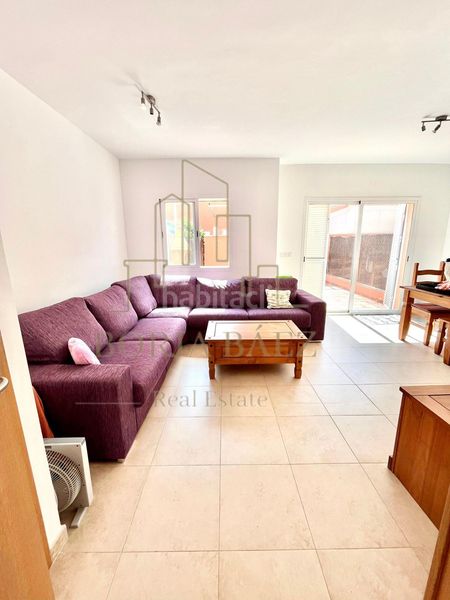 Foto 57b3a36b-6427-4907-9545-0db564748d86. Casa adossada amb aparcament a Benajarafe