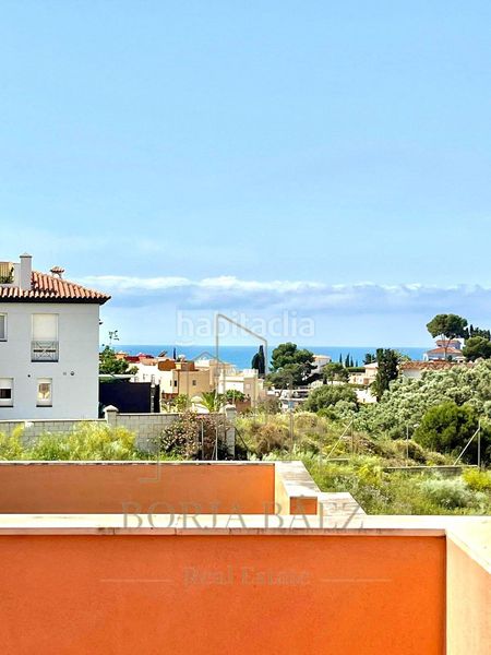 Foto 6ee29bd4-1f27-4eff-aa8c-d5e98f8ce6ab. Casa adossada amb aparcament a Benajarafe