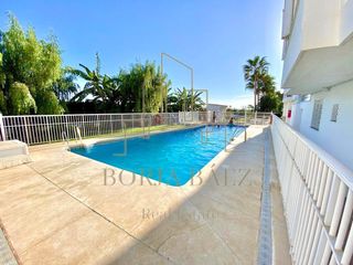 Maison jumelée à Benajarafe. Gran chalet residencial en primera línea de playa con acceso dir