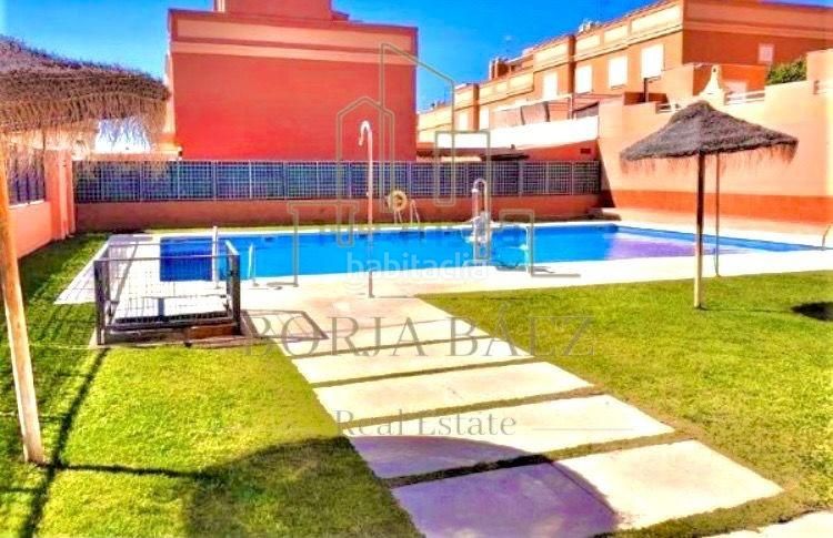 Foto 29be0587-ffa3-4d4a-ab48-596c777504a8. Casa adossada amb aparcament a Benajarafe