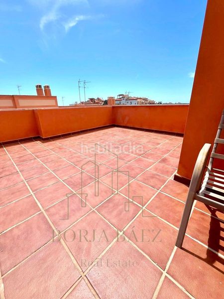Foto aedfae84-0306-4d79-952c-2fbf05c436c1. Casa adossada amb aparcament a Benajarafe