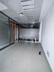 Lloguer Local Comercial a Poble Nou. Tienda en alquiler en manresa