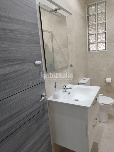 Foto fd3e2579-b476-4827-8a19-36090468664d. Estudi a Plaça Catalunya Manresa