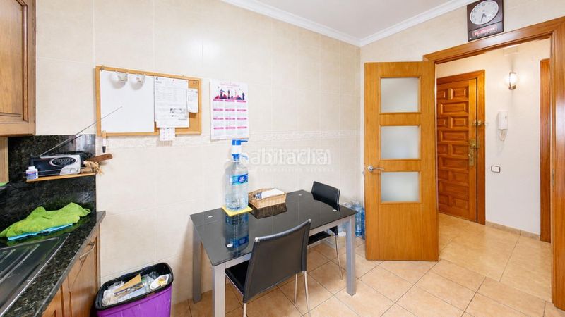 Foto f15538f4-e393-486a-9300-cd5436a7266a. Pis a Estadi-Santa Anna Vic