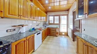 Casa aparellada a Plaça Catalunya. Casa en venta en manresa