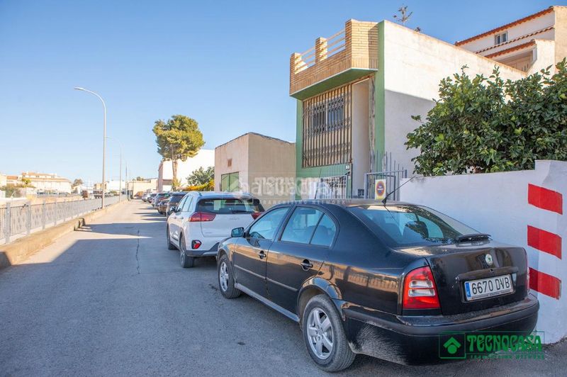 Foto 529db3f0-dafa-4049-b2b1-5d3d7bcb6cda. Casa aparellada a Pulpí