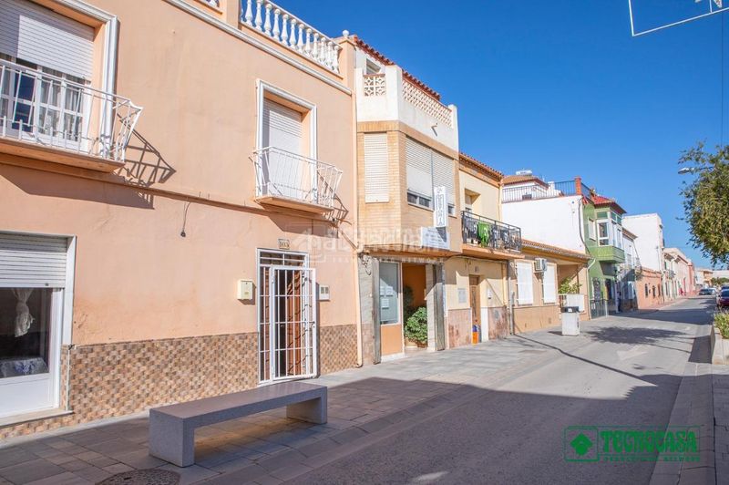 Foto b123b398-e6c4-4dd6-9f85-3ce834b9d5f4. Casa aparellada a Pulpí