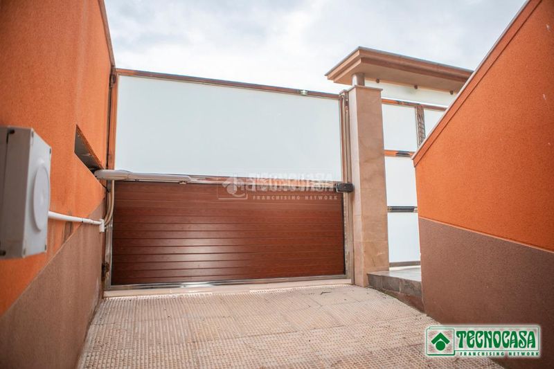 Foto 3e554bae-e6ac-4ed1-95fb-a4e2ba2676e0. Casa aparellada amb aparcament a Pulpí