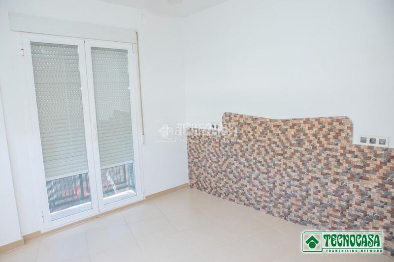 Foto 01d57cf7-1383-466c-adb4-514ccc98b13d. Casa aparellada amb aparcament a Pulpí