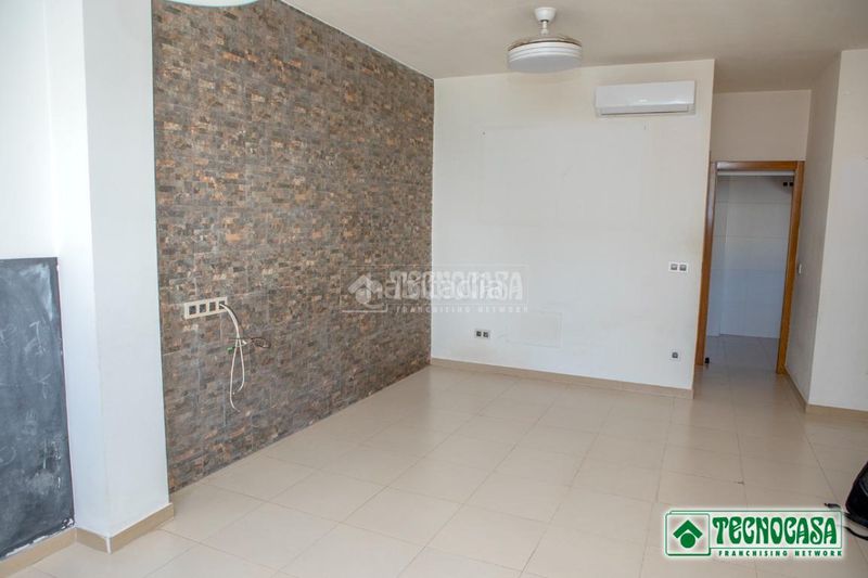 Foto 85f02ff7-8245-4cce-b037-cd531ba5a24d. Casa aparellada amb aparcament a Pulpí