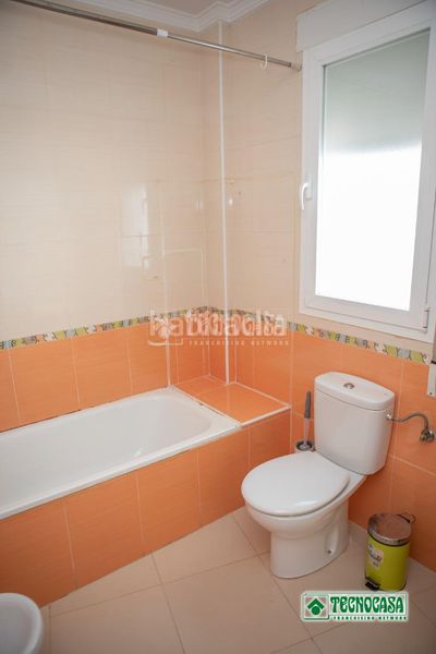 Foto b07c0950-a56f-4262-bc78-d89a9c107da3. Casa aparellada amb aparcament a Pulpí