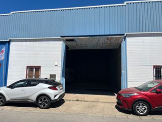 Fabrikhalle  Calle carpinteros. Nave industrial de 203 m� en pol�gono matarrubilla de valencina