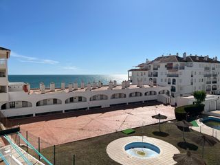 Pis  Sector palmito. Piso a 50 metros del paseo marítimo con vistas al mar en caño gu