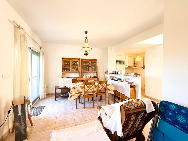 Foto bae9f2d2-79a5-4696-910b-e496a662f202. Casa adossada amb piscina a Pedreguer