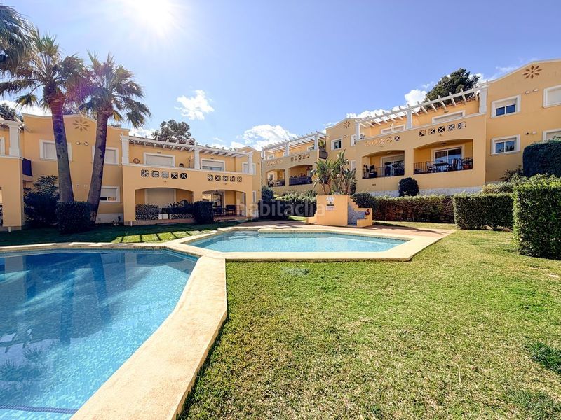 Foto dcce4a7c-a9bc-4318-9c55-3c7158d484a0. Casa adossada amb piscina a Pedreguer