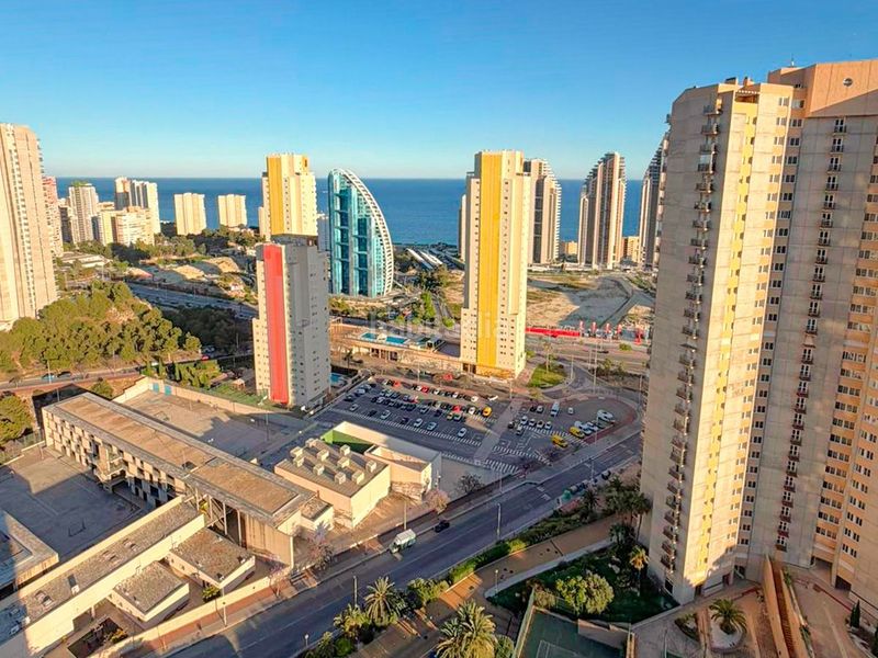 Foto 2b84c337-6330-4895-818e-6e327b42239d. Pis amb piscina a Playa Poniente Benidorm