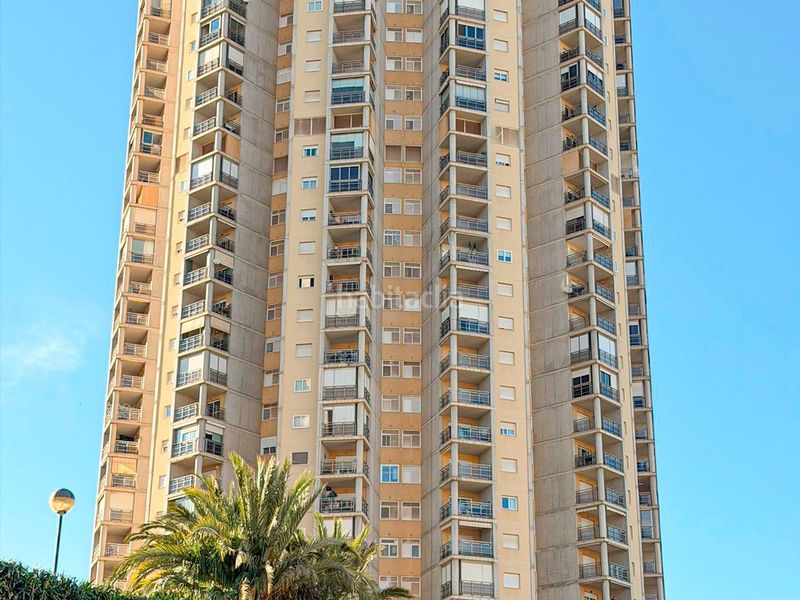 Foto 94fa2557-ce97-4a34-add6-837b0e4f1a31. Pis amb piscina a Playa Poniente Benidorm