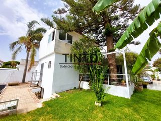 Xalet  Granada. Magnífica villa en el rompido con piscina y cerca del mar