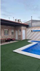 Maison jumel�e en Pozuelo de Calatrava. Casa adosada en venta en pozuelo de calatrava