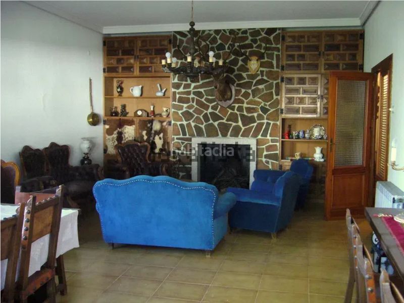Foto ac85a958-7671-47ac-934c-02d37422f6a3. Casa amb aparcament piscina a Mestanza