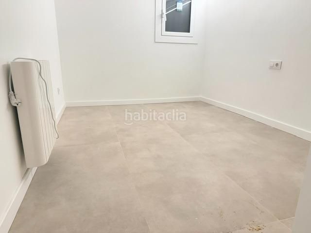 Foto c326c7fa-8b9a-4eb2-94c9-5a2b3d158208. Estudi a Dreta de l´Eixample Barcelona