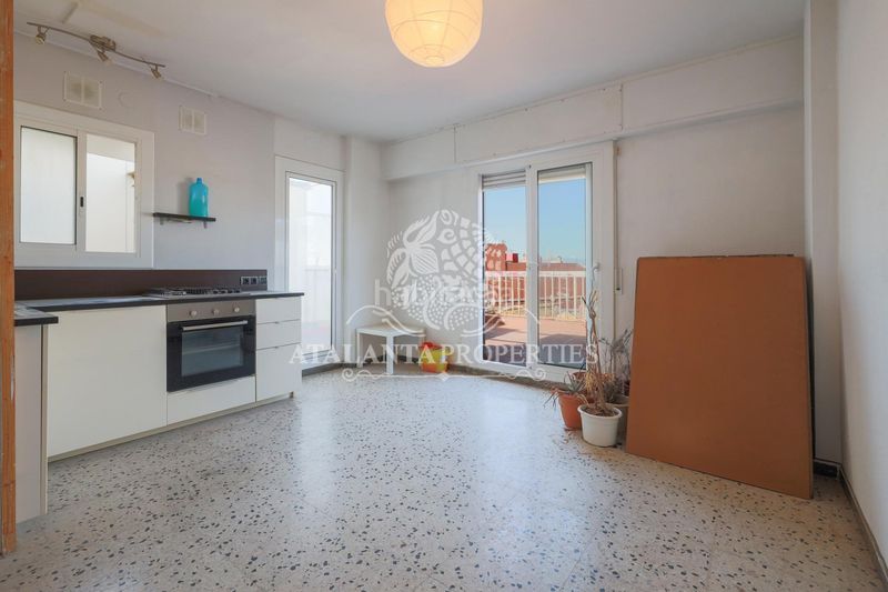 Foto 0d00a0bd-8295-46f9-8a57-f41a9625052c. Àtic a Sant Antoni Barcelona