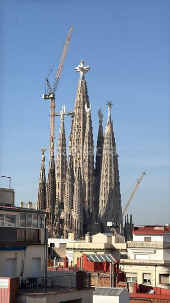 Foto a2026f8c-0a72-4ede-a9c5-b589e6e62105. Àtic amb calefacció a Sagrada Família Barcelona