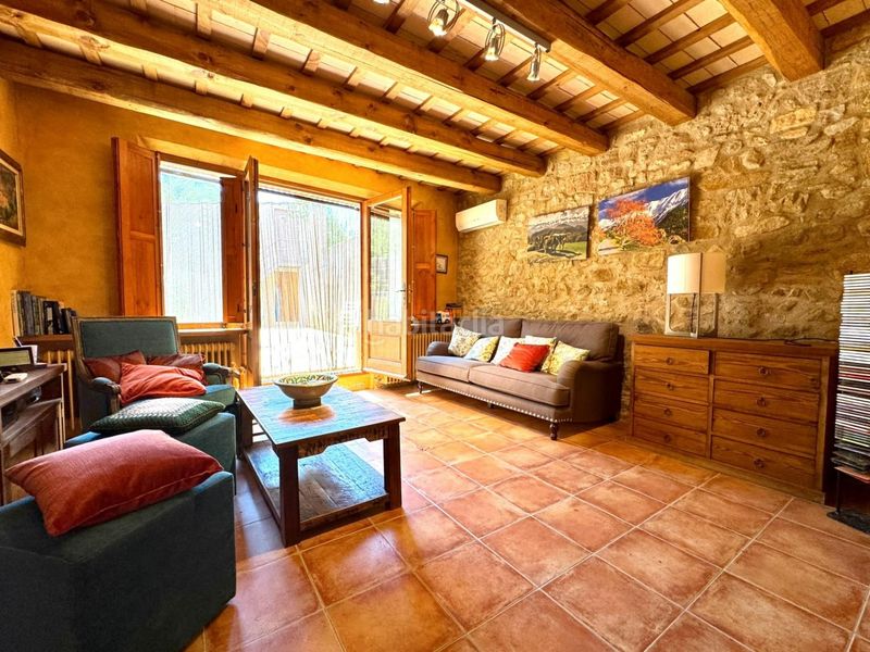 Foto 4ca62fea-6307-48ca-b681-435ab025e503. Casa amb calefacció piscina a Ullastret