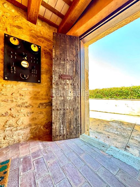 Foto ce9eafef-9236-4cec-93d9-713383a4fa36. Casa amb calefacció piscina a Ullastret