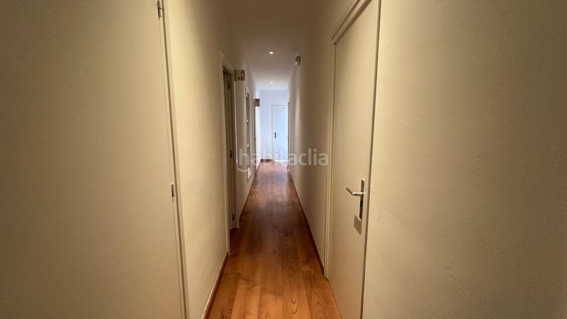 Foto 12fe0fae-1839-43d8-8f8c-f21098fefc83. Edifici a l´Estartit poble Estartit