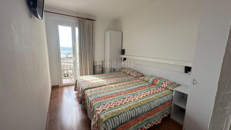 Foto 3a46f723-6090-4bbf-a83b-a73889b7bca0. Edifici a l´Estartit poble Estartit