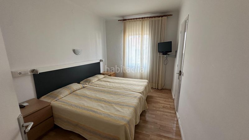 Foto 52fbf317-6488-4f6c-ba34-7ffd69da7961. Edifici a l´Estartit poble Estartit