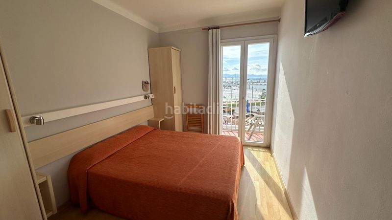 Foto 795cc0b7-d7b6-462e-918a-1c6443fcc234. Edifici a l´Estartit poble Estartit
