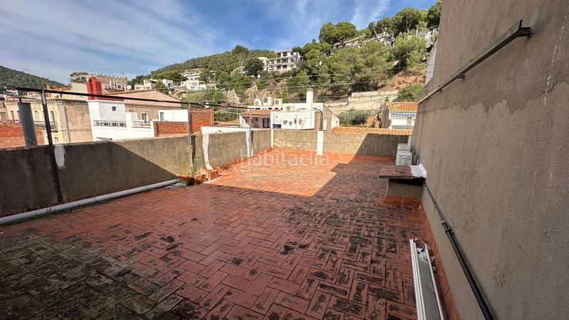 Foto 7c0ca2d7-1e88-4c1e-90ef-f0c7eb1328a7. Edifici a l´Estartit poble Estartit