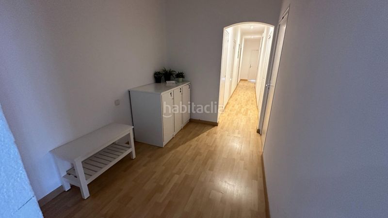 Foto 7e8a2459-ab1e-403c-b895-3bad03bf08f6. Edifici a l´Estartit poble Estartit
