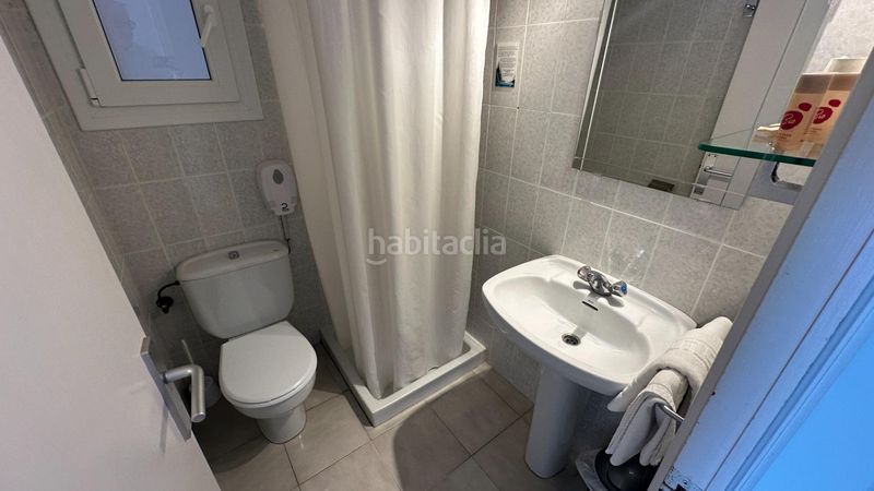 Foto d9a4aecd-c5af-485e-9671-d1ec645ec1d4. Edifici a l´Estartit poble Estartit