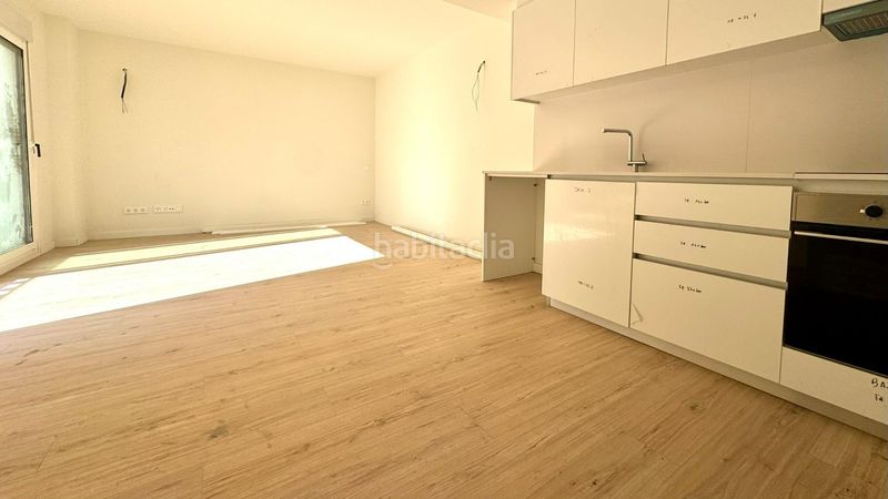 Foto 5f8f03a0-88c3-47f4-b0cc-a14a2341a0f0. Pis a carrer de bernat bransi 48 a Carmel Barcelona