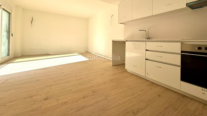 Foto 87f1a590-d5b8-4e05-a1af-3c9b89cbf0fe. Pis a carrer de bernat bransi 48 a Carmel Barcelona