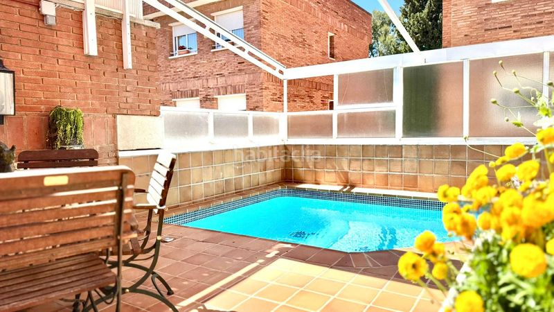 Foto 264b9bbe-5c95-4d3b-84f8-bc667832fbfe. Casa adossada amb calefacció aparcament piscina a Barcelona