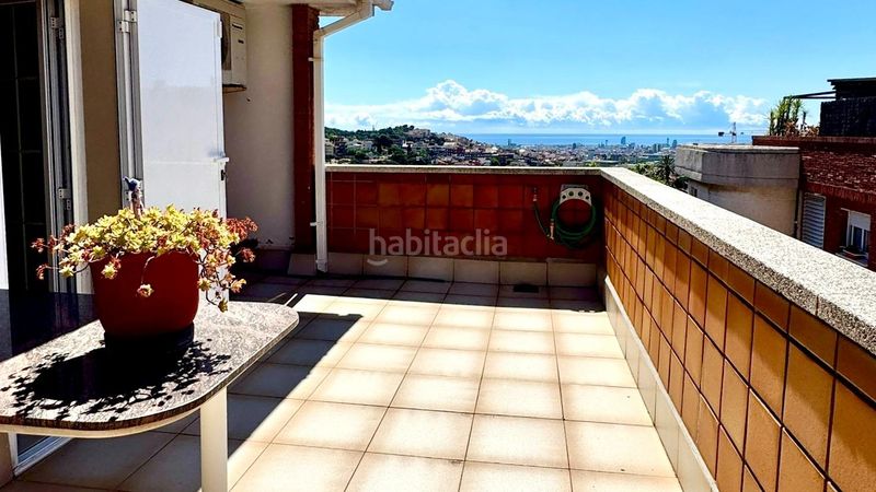 Foto 4c11240c-3c20-4804-87dc-c9460d31f9a9. Casa adossada amb calefacció aparcament piscina a Barcelona