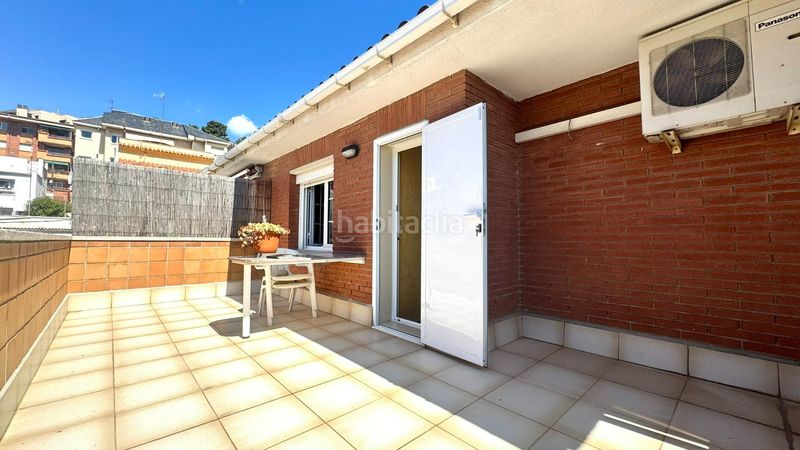 Foto 8193d08e-cf83-4a01-a597-73bd78c95829. Casa adossada amb calefacció aparcament piscina a Barcelona