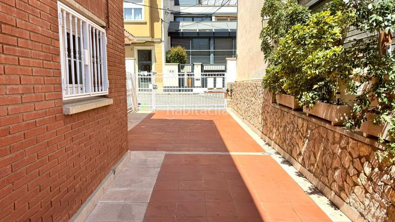 Foto a8560101-acf2-4ff4-a4f7-f04e157bb8df. Casa adossada amb calefacció aparcament piscina a Barcelona