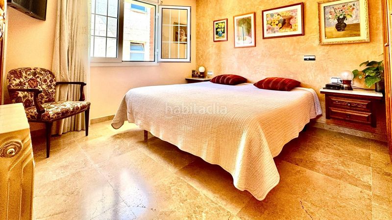 Foto ae09c1bc-0b84-4080-8ec9-b38bc5df3bd2. Casa adossada amb calefacció aparcament piscina a Barcelona